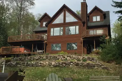 Image de Beautiful Lake 27 Home Adjacent to Gaylord Golf Club