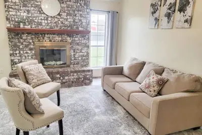 Image de Spacious Family & Pet friendly home with Game Room Fletc or Long Term Available