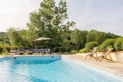 Image de Maison Kalia. Piscine privée & cuisine d'été. Salle de jeux + appareils fitness