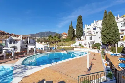 Image de Appartement \"Summer in Costa del Sol\" avec vue mer, terrasse, piscine partagée et Wi-Fi.