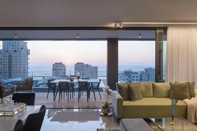 Image de Luxury 2br with Terrace & Sea View by FeelHome