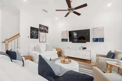 Image de Prominence 30a Just Beachy - Golf Cart, 2 Pools, 4 Bikes, Big Chill, Free Golf
