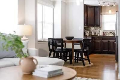 Image de Bright, Beautiful & Cozy 4br/2ba Plymouth Getaway!