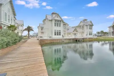 Image de Quaint Lakeside Cottage@Cinnamon Shore South w/ Great Amenities!