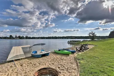 Image de Linden Lakefront Hideaway: Dock & Private Beach!