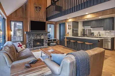 Image de Clean, Open Sunriver Home has Fantastic Updates, Gourmet Kitchen and King Suite
