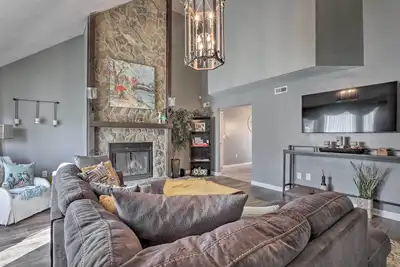 Image de Fire Pit, Gazebo & Hot Tub: North Charleston Home!