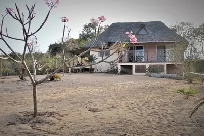 Image de Eco-Lodge en bord de mer Ă Casamance