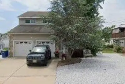 Image de Remodeled beachhouse w\/ fireplace, & pool