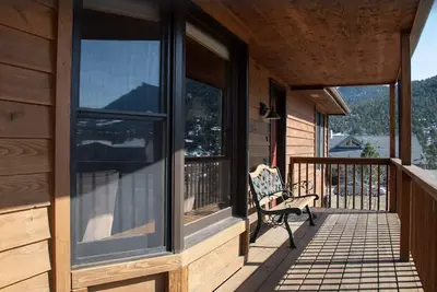 Image de Private home close to downtown- 2 bedrooms 2 bath