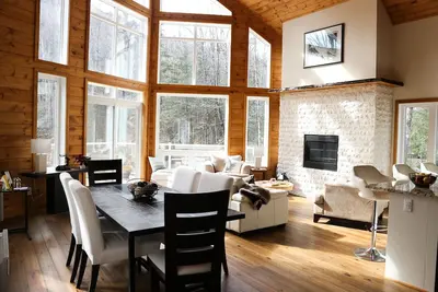 Image de Le Stonybreck: Modern Wakefield/Edelweiss Chalet Getaway