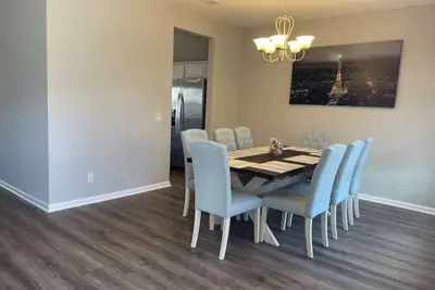 Image de Luxurious & Spacious | ♛King Beds, Patio, Backyard