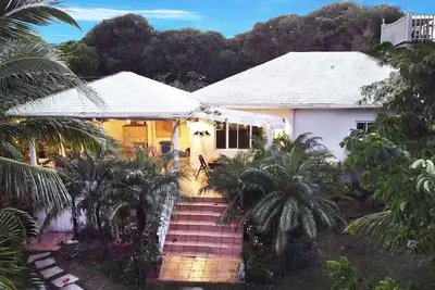 Image de Three Little Birds Villa- Harbour Island Private Home with 2 studio suites