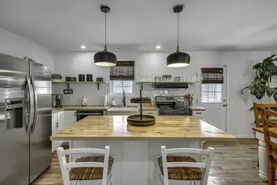 Image de Modern Farmhouse Home On 5-Acre Dream Property