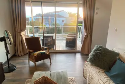 Image de Charmante Maison, avec terrasse vue mer! \nSèjour au calme assuré!