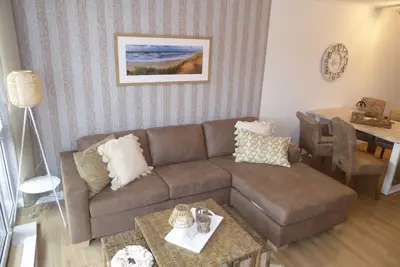 Image de Bright, comfortably furnished apartment directly on the dyke and beach - Residence