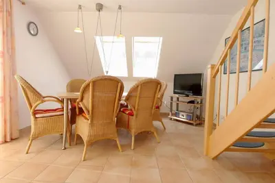 Image de Bright, comfortably furnished apartment directly on the dike and beach! - Residence