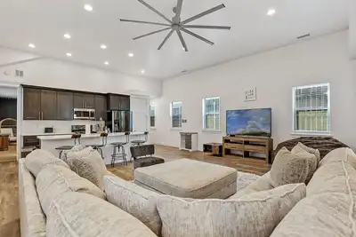 Image de Modern 2 bedroom home with free parking