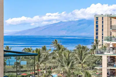 Image de Maui Resort Rentals: Honua Kai Hokulani 640 - Luxurious 1br w/  Partial Ocean & Mountain Views!