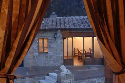 My Rental Homes - Villa Monticchiello with pool and garden surrounding the property