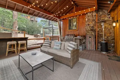 Image de Louie Bear - Hot Tub, 2 Fireplaces, Covered Patio