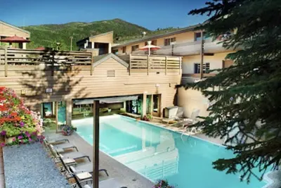 Image de Eagle Point Vail - Two bedroom - Sleeps 6 - Full Kitchen - Shuttle to Ski Area