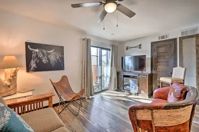 Image de 4 Mi to Dtwn: Rustic Fort Worth Apt