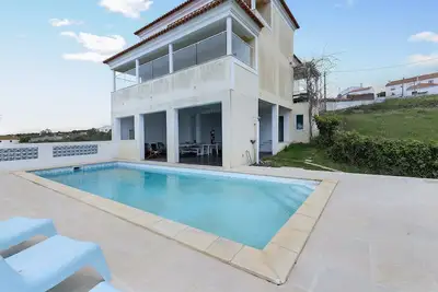 Image de « Casa Serra e Mar » avec piscine, jardin et Wi-Fi