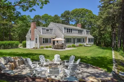 Image de Pond-Front Home w/ Water Views!