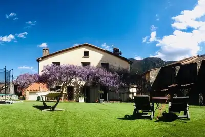 Image de Grande Maison (6 Chambres) au Coeur d'un Village Medieval des Pyrénées
