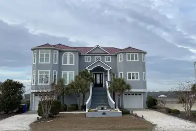 Image de Luxury Waterfront Paradise at Ocean Isle Beach: Enjoy the Beach and Jink's Creek