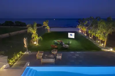 Image de Eros Cyprus: Sea Front Luxury Villa with option to add catering and services
