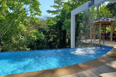 Image de Luxury Jungle Retreat 10 min drive to beach