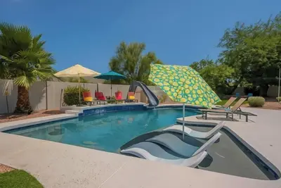 Image de Stunning 7bed Oasis-Pickleball, Heated Pool, hot tub, waterslide