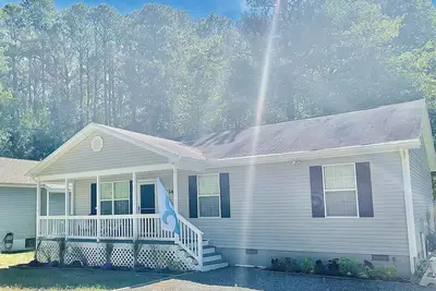 Image de Charming House in a Beach Town Community!