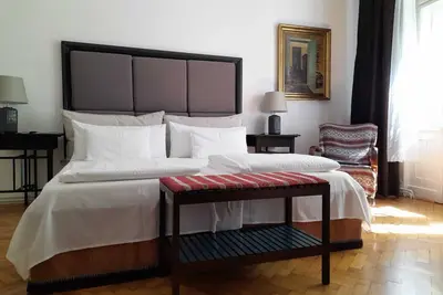 Image de 3 bedroom 2 bathroom baclony suite next National Opera House
