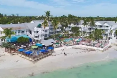 Image de Beachfront-Coconut Beach Resort, 7 nights, May 10-17, or May 31-June 7, only.