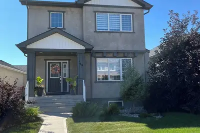 Modern house in trendy location in South Winnipeg-Bridgwater Area