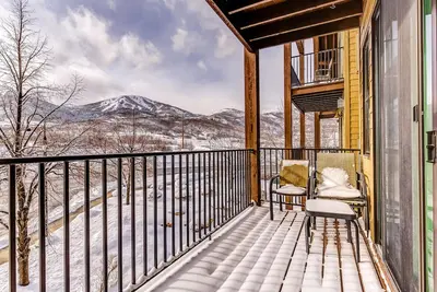 Image de Plush condo with pool, gym, hot tubs, garage & central Ac - snowbird-friendly