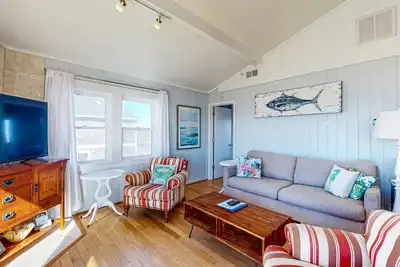 Image de Oceanfront home w/elevator, private hot tub, shared pool, beach access, & WiFi