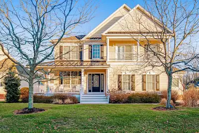 Image de Dog-friendly Bethany Lakes waterfront home with shared pool, pickleball, & gym