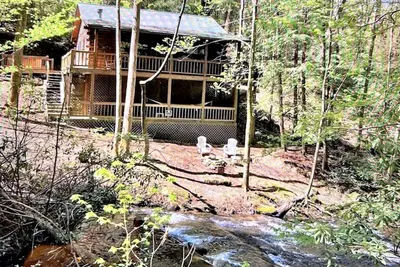 Image de Bear Pause, Babbling Creek, HotTub, FirePit, Hammock, NewFurnishing & Pet Friendly