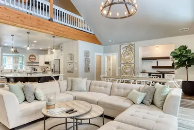 Image de Dream on the Deschutes River with private sauna, game room, & massage chairs