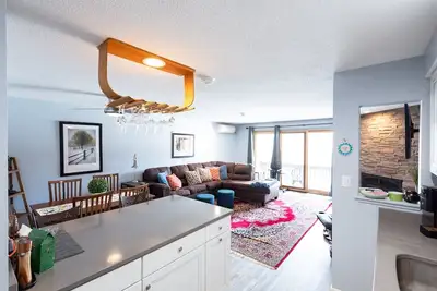 Image de Modern condo - Amazing Mtn Views & mins to many local attractions!
