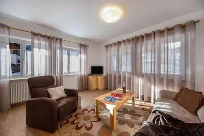 Image de Appartement 'Ciasa Piaz de Pavarin' avec vue sur les montagnes, jardin partagé et Wi-Fi