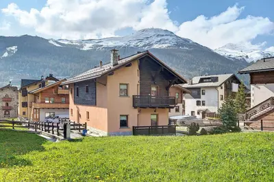 Image de Baita Truzz appartamento Monte' avec vue sur la montagne, balcon