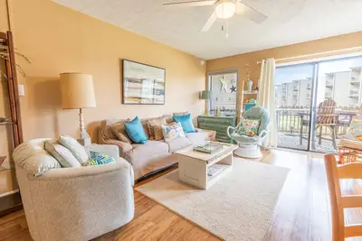 Image de Condo with a short walk to Duck and Colony By the Sea amenities