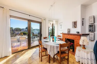 Image de Appartement La Encina avec vue sur la montagne, balcon, espace extérieur partagé et Wi-Fi