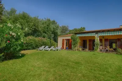 Image de Villa 3 chambres à 200m de la plage avec jardin, terrasse et parking sécurisé