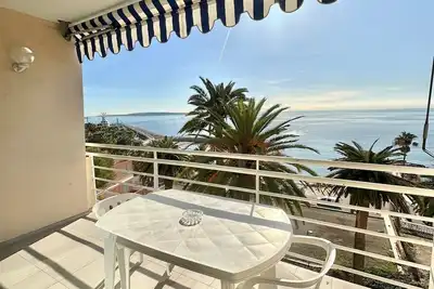 Cannes Vue 3 Pieces Bord De Mer